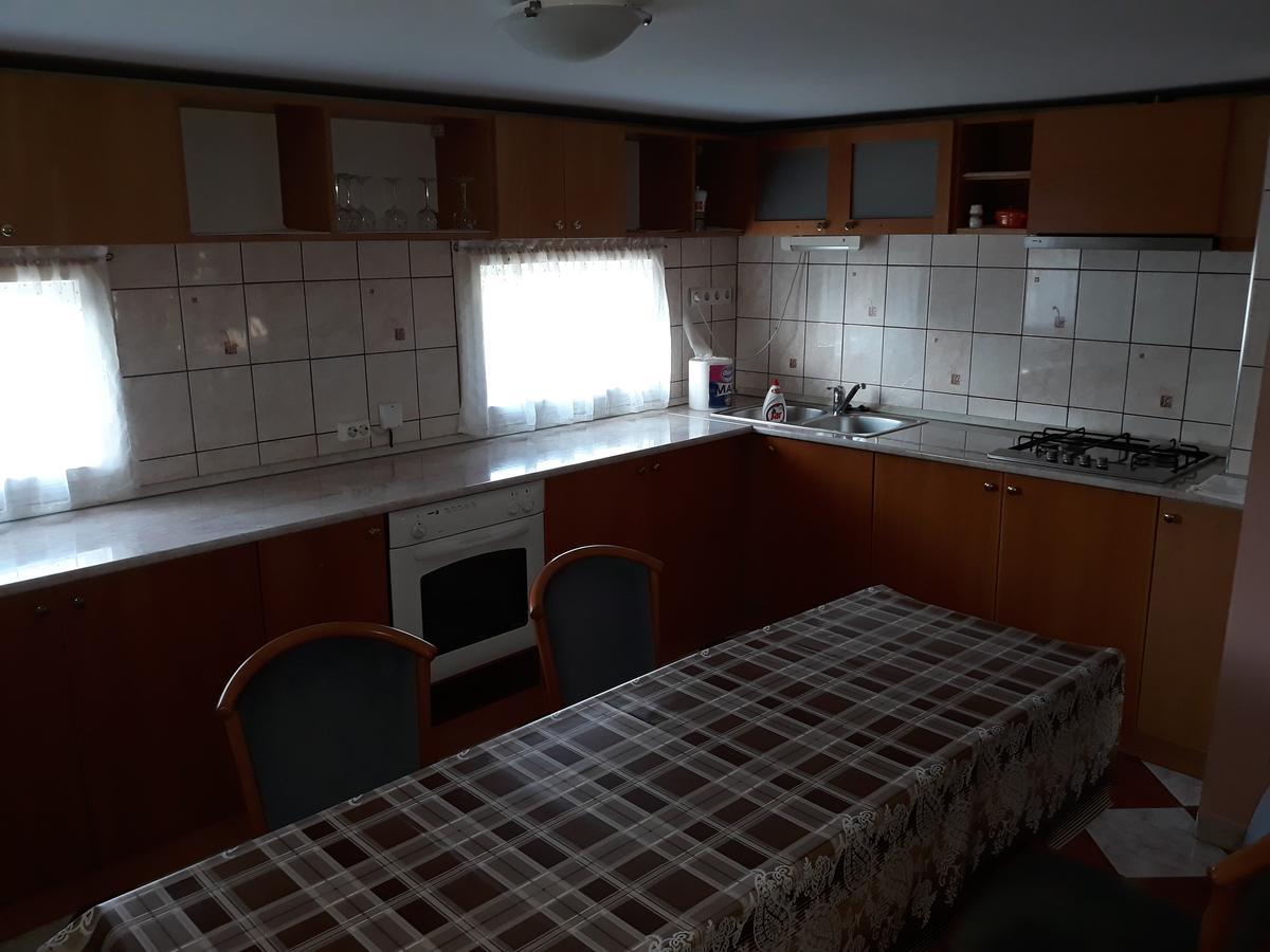 Rozsa Apartman 렌티 외부 사진