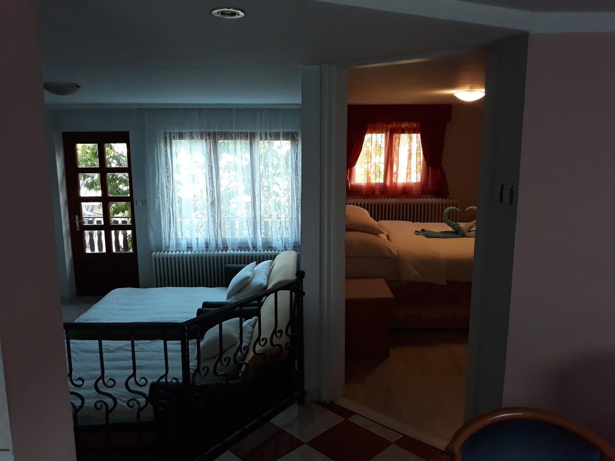 Rozsa Apartman 렌티 외부 사진