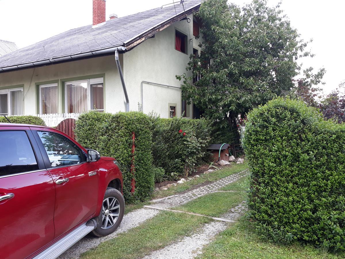 Rozsa Apartman 렌티 외부 사진